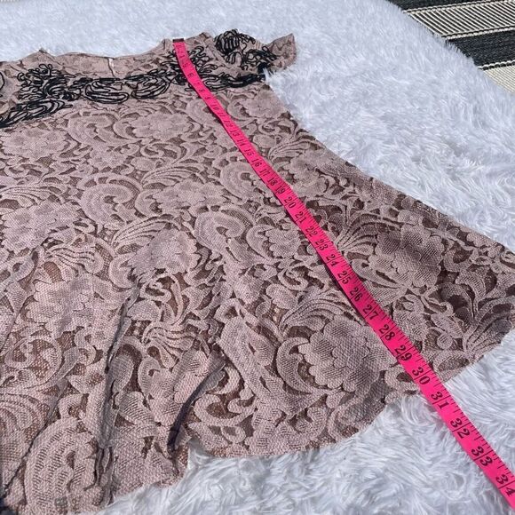 Free People Lace Dress Tunic Embroidered Ruffle Short Sleeve Tan Black Size XS - Picture 7 of 8